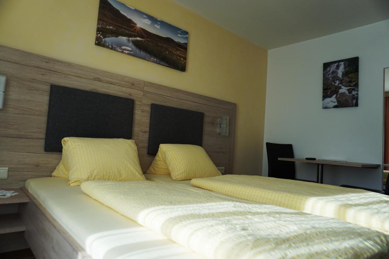 Pension Klampferer Neustift im Stubaital Exterior photo